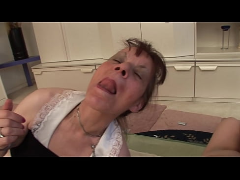 ❤️ Dvi močiutės ir vienas senelis mylisi trise ❤️ Dulkinimo video prie lt.pornohammer.ru