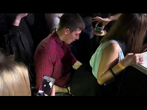 ❤️ Tikras seksas rusų naktiniame klube. 18-metė rusų mergina išangėje ir makštyje dulkinama naktiniame klube ❤️ Dulkinimo video prie lt.pornohammer.ru